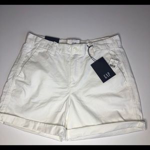 GAP Girlfriend Chino Short- Midrise- White